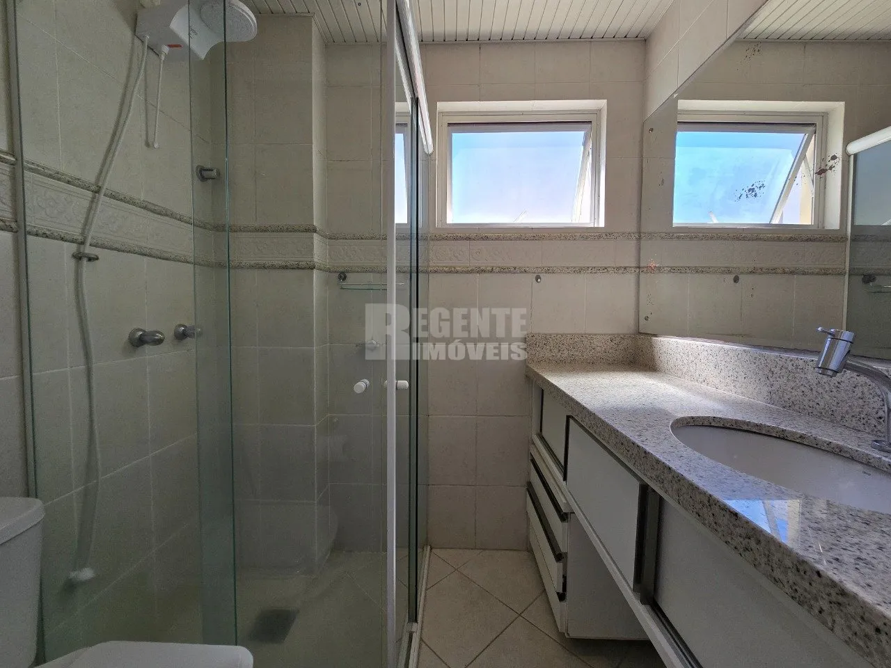 Apartamento de 2 dormitorios de 85 m² con barbacoa — photo 12