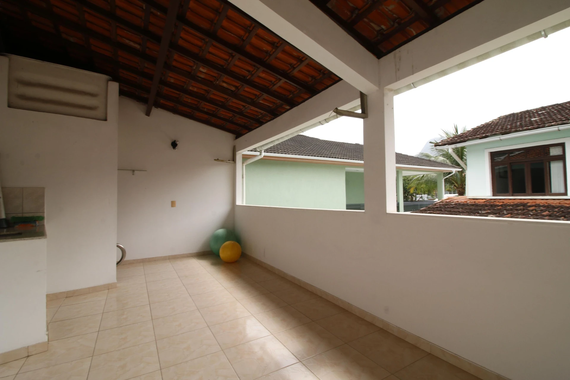 3-bedroom house with a garden — photo 28
