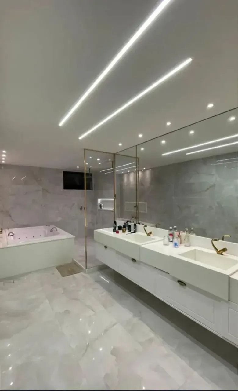Furnished house with 5 bedrooms, 5 bathrooms, 490 m² — photo 4