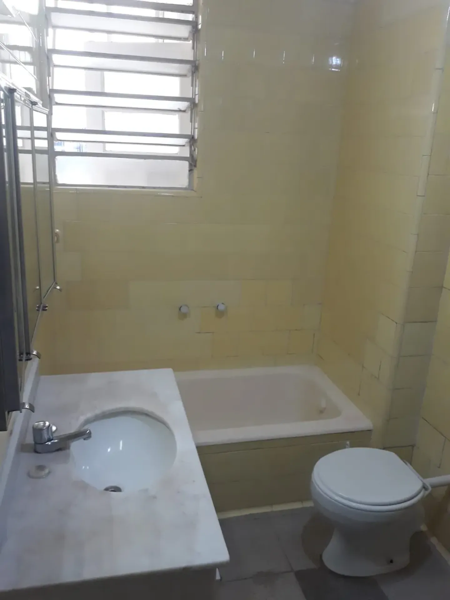 Apartment on the 9th floor with floor-to-ceiling windows — photo 4
