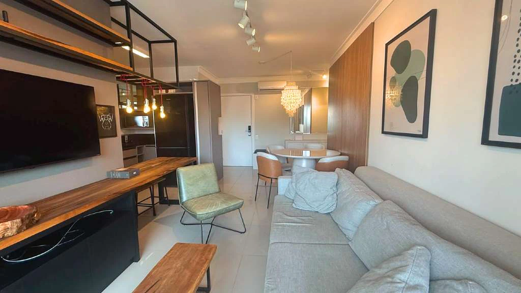 108 m² apartment with 2 en-suites and a balcony — photo 4