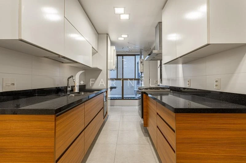 Apartment with 3 bedrooms and a closed kitchen — photo 27