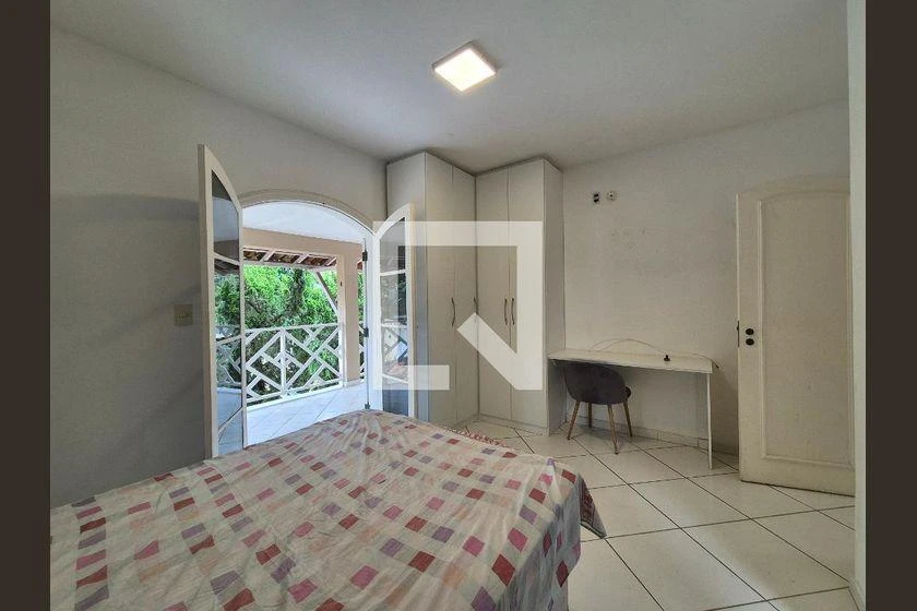 600 m² house with a washing machine and a home office — photo 32