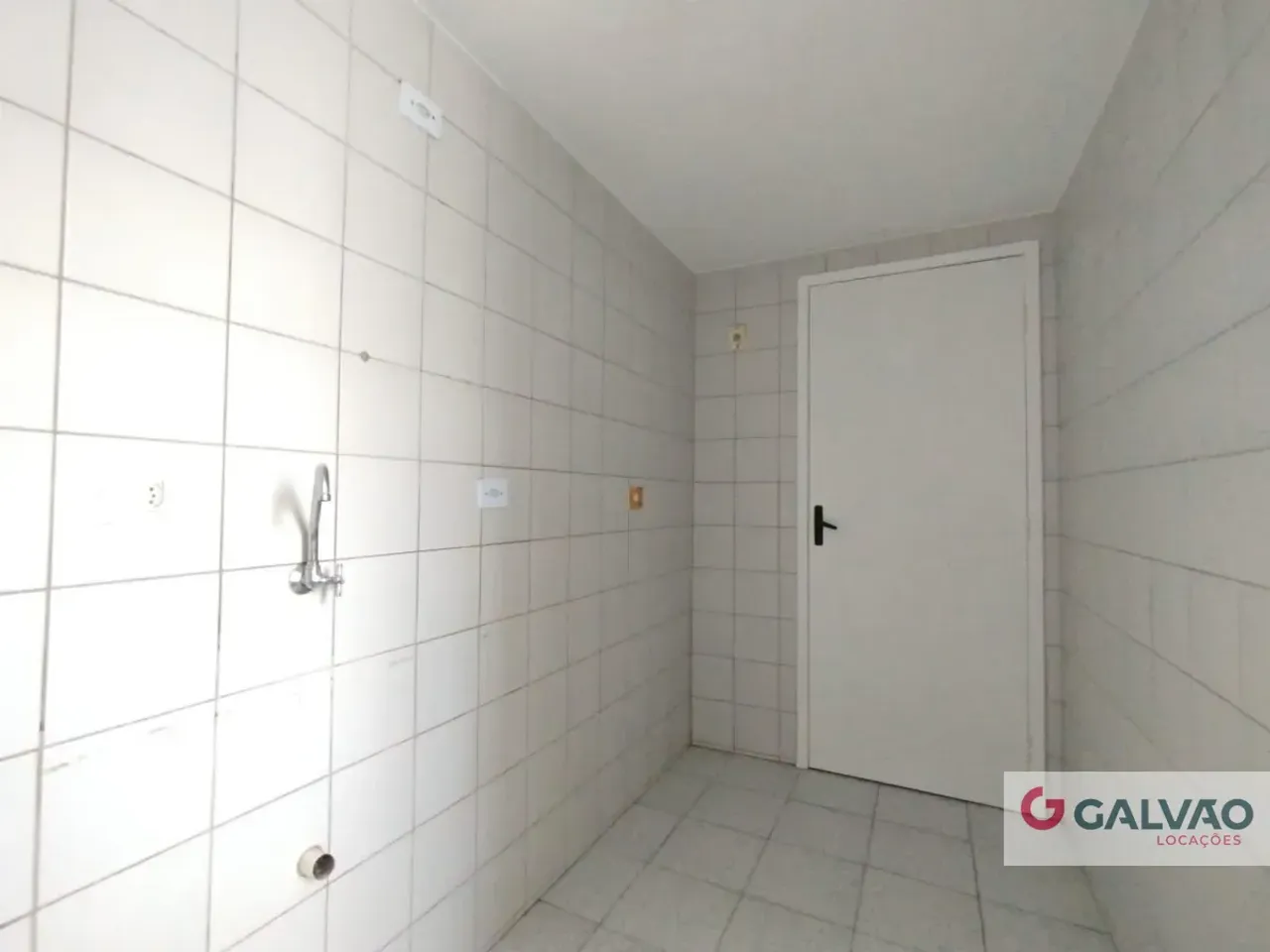 Apartamento térreo de 54 m² com armários na cozinha — photo 4