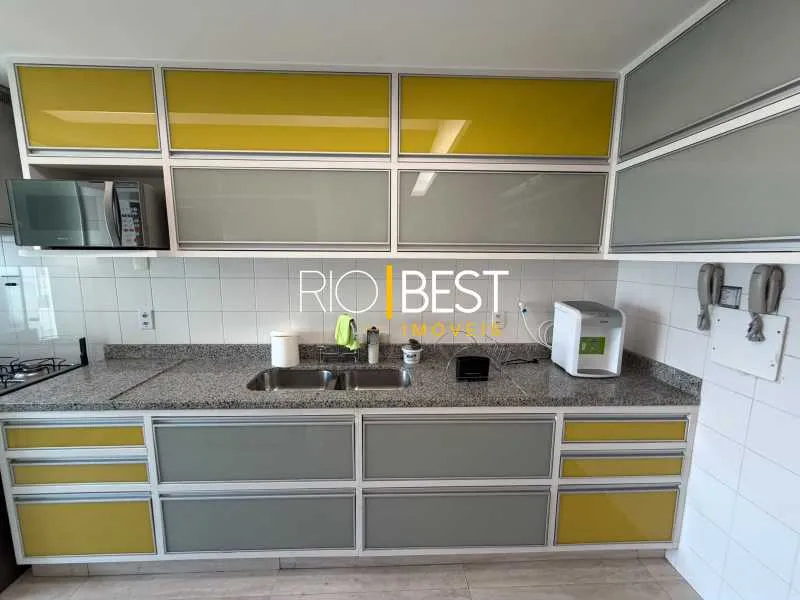 Furnished 4-bedroom apartment with open-plan kitchen — photo 22