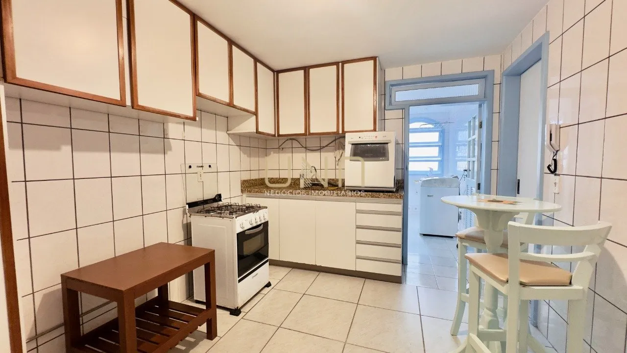 Vestidor y 2 dormitorios: departamento de 77 m² — photo 8