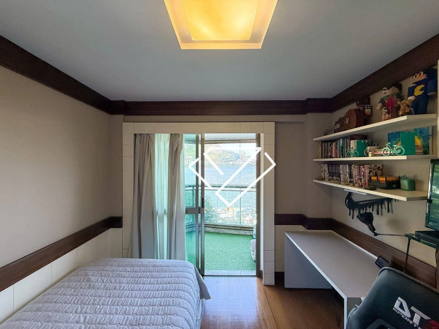 Furnished apartment with 4 en-suites and 258 m² — photo 40