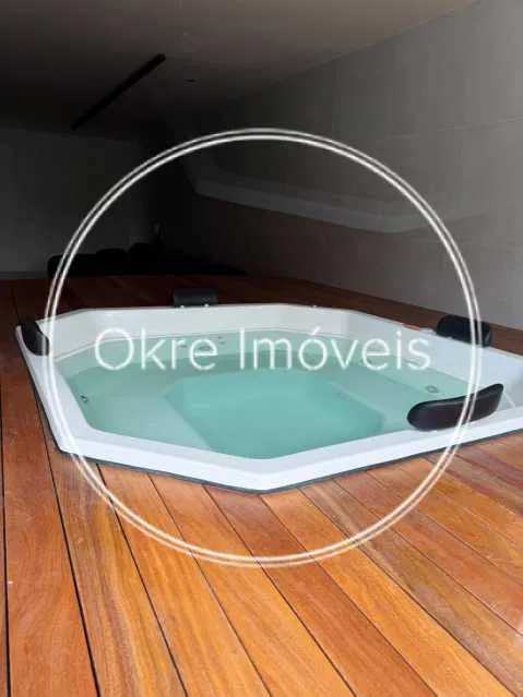 1-bedroom apartment with a glass-enclosed balcony — photo 12