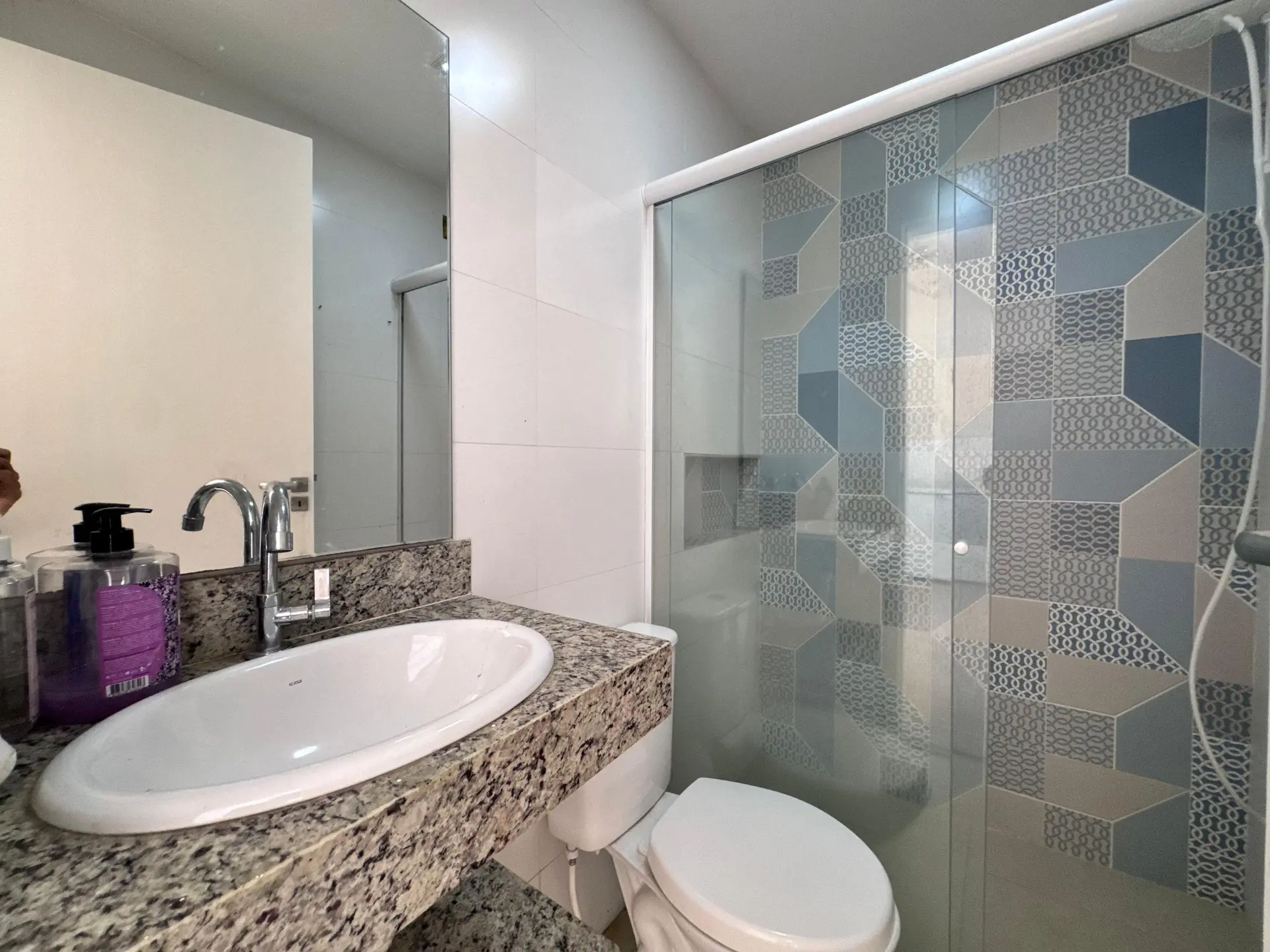 Furnished house with 4 en-suites and 6 bathrooms — photo 51