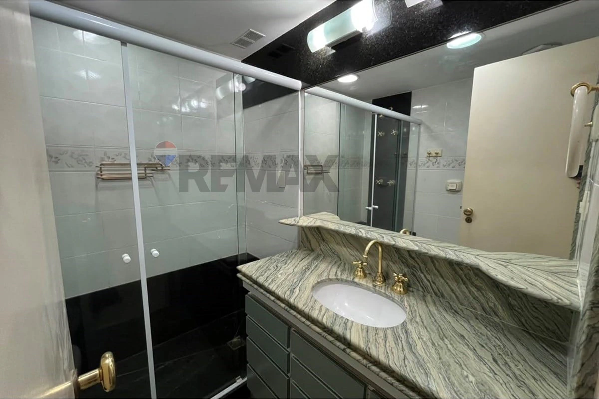 217 m² apartment with 4 bedrooms and balcony BBQ — photo 23