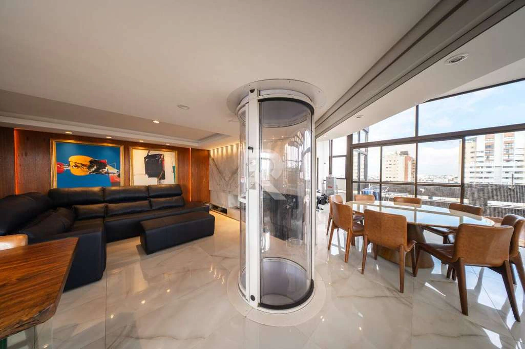 Furnished 303 m² apartment on the 2nd floor with 3 bedrooms