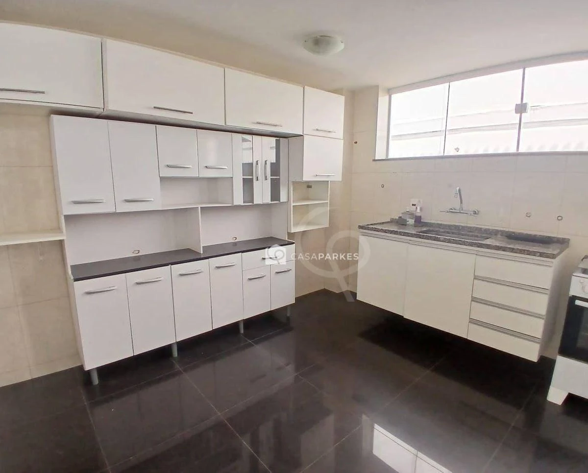 Casa com 6 quartos e cozinha aberta a gás, 450 m² — photo 3