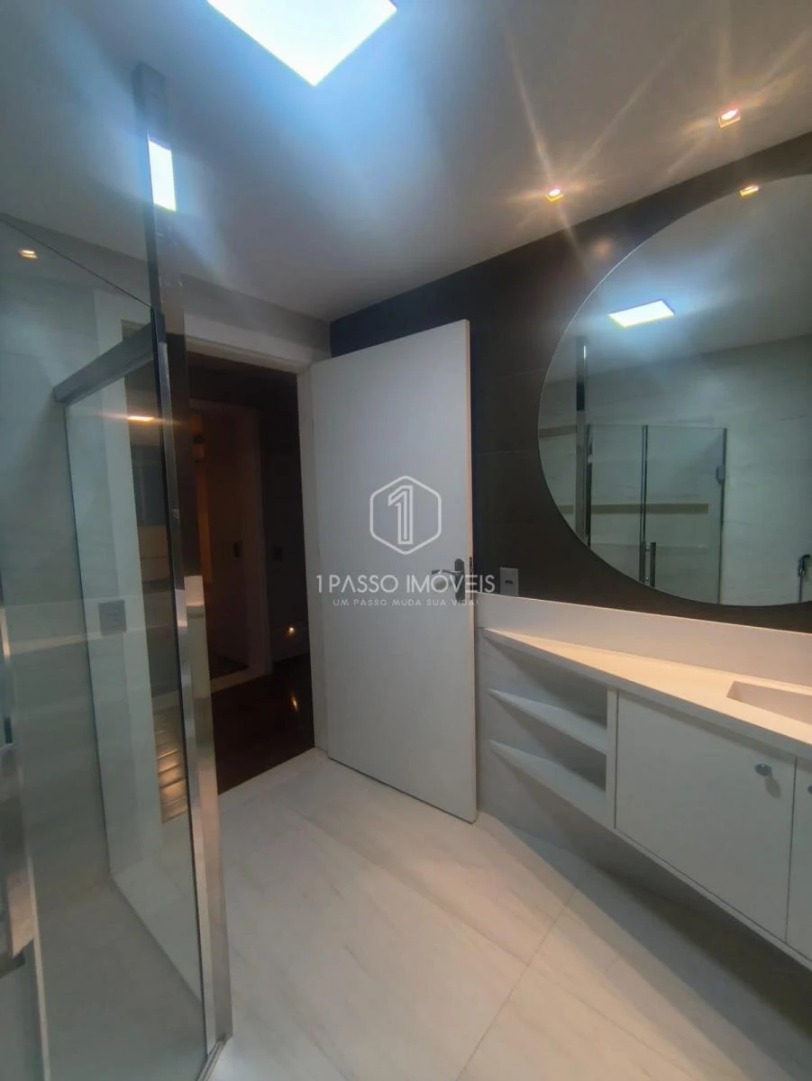 4-bedroom apartment with a water view in Rio de Janeiro — photo 20