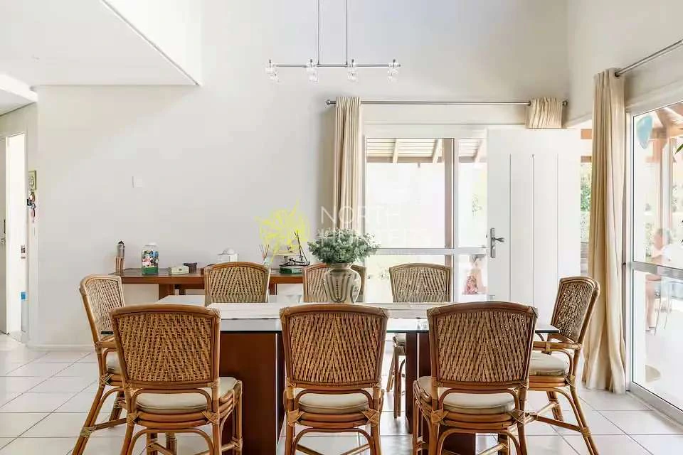 Furnished house with 3 bedrooms and an open-plan kitchen — photo 4