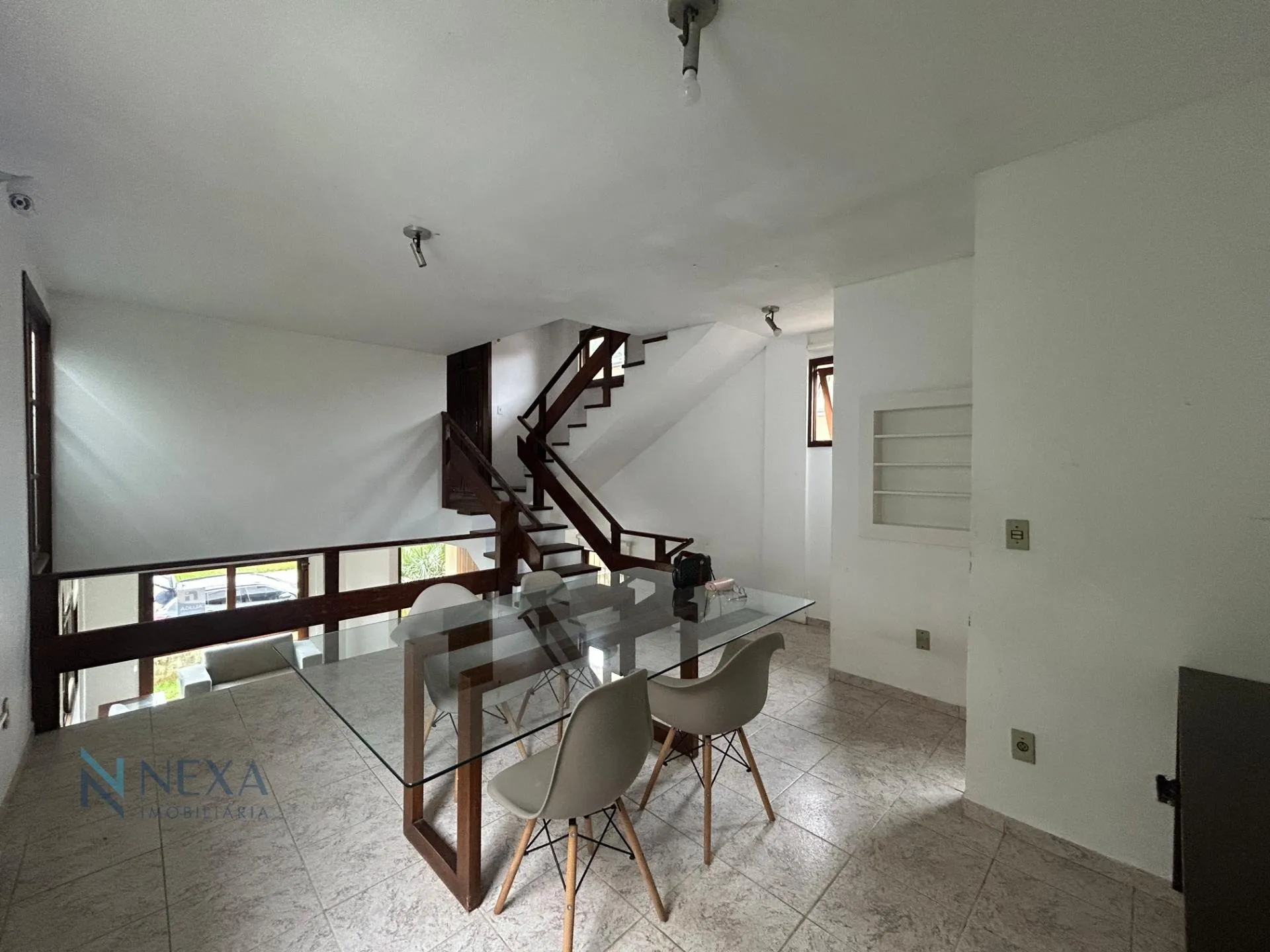 Затишний будинок 200 м² з 4 спальнями та балконом — photo 10