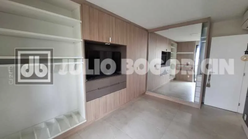 4-bedroom apartment with floor-to-ceiling windows — photo 35