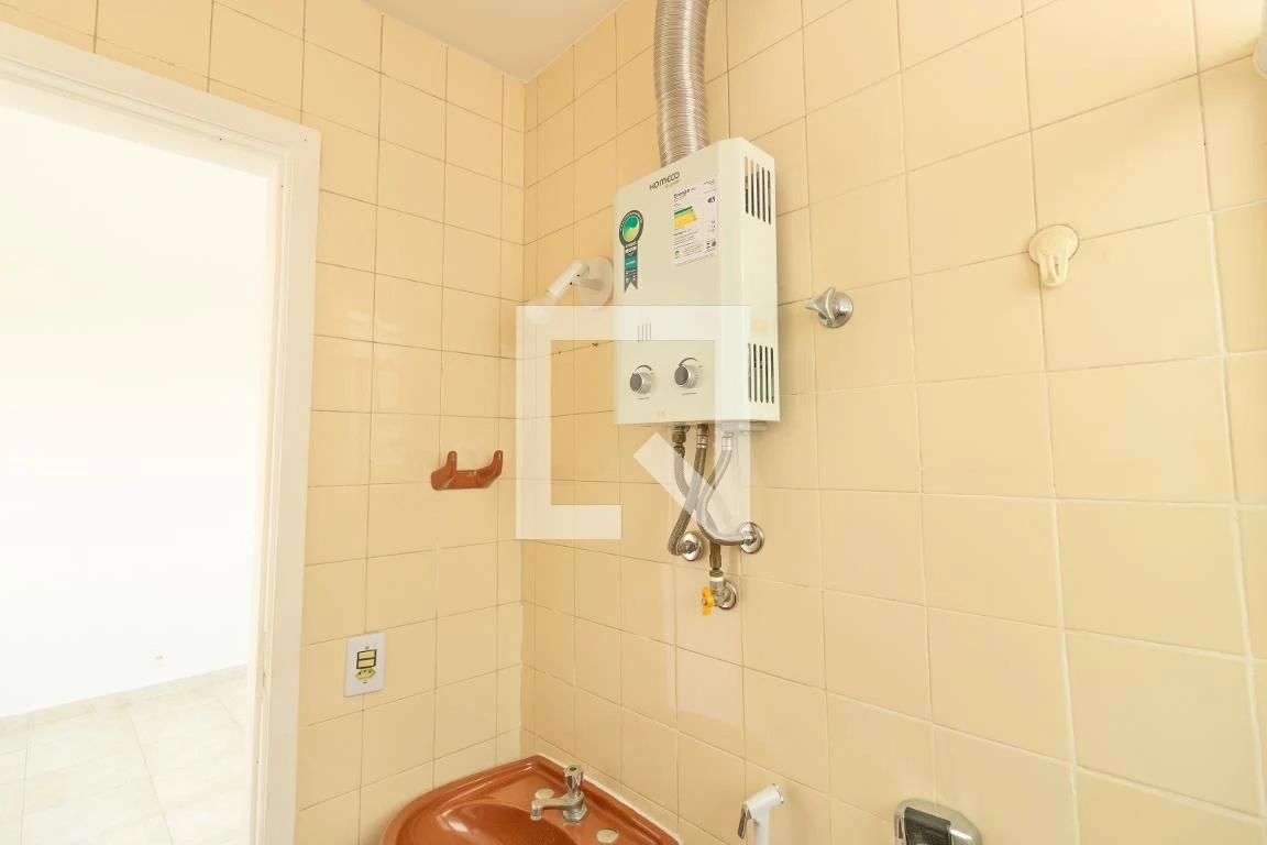 3-bedroom apartment in a building with a gym — photo 25
