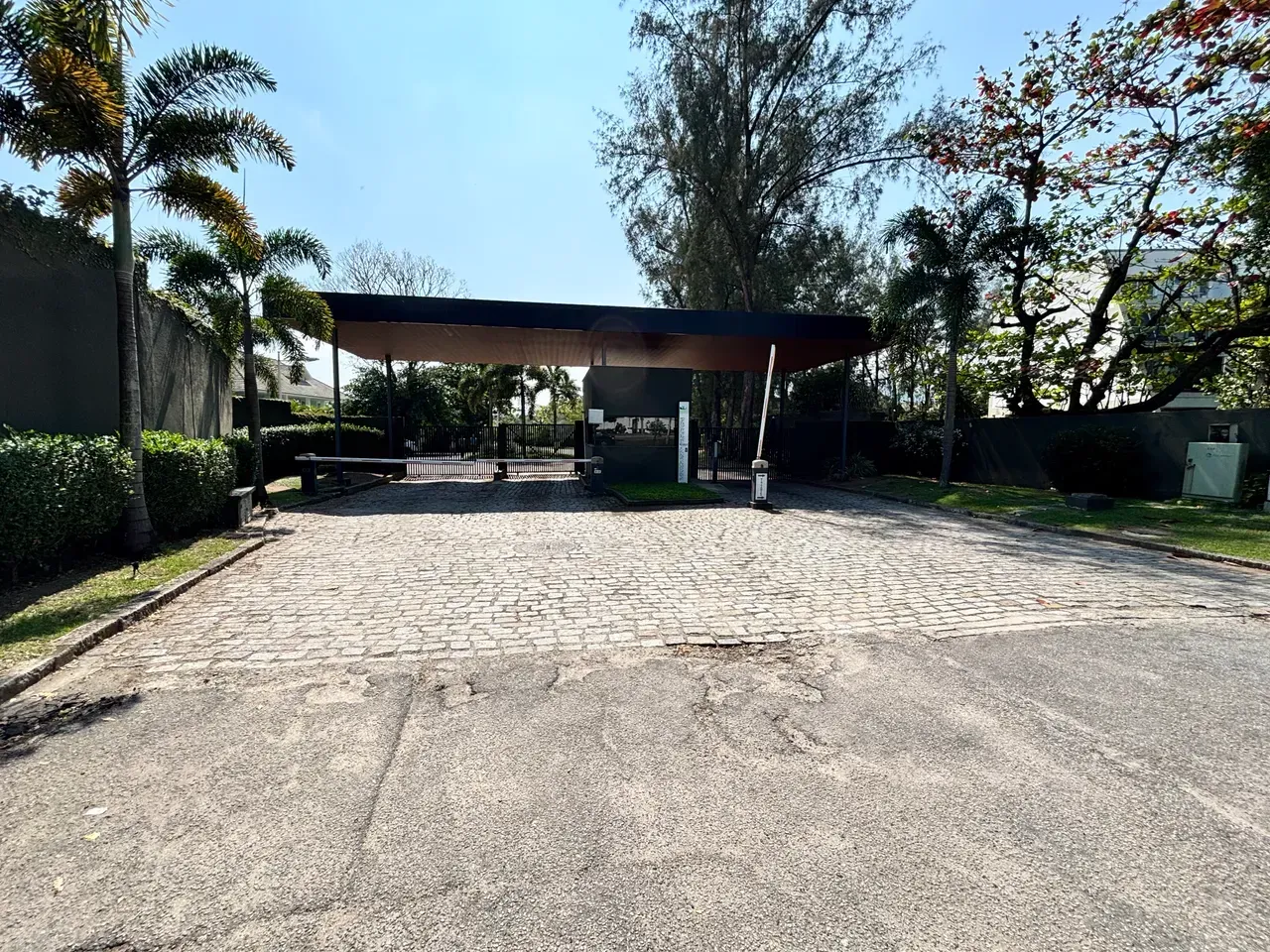 Furnished 580 m² house with 4 bedrooms and a gas kitchen — photo 17