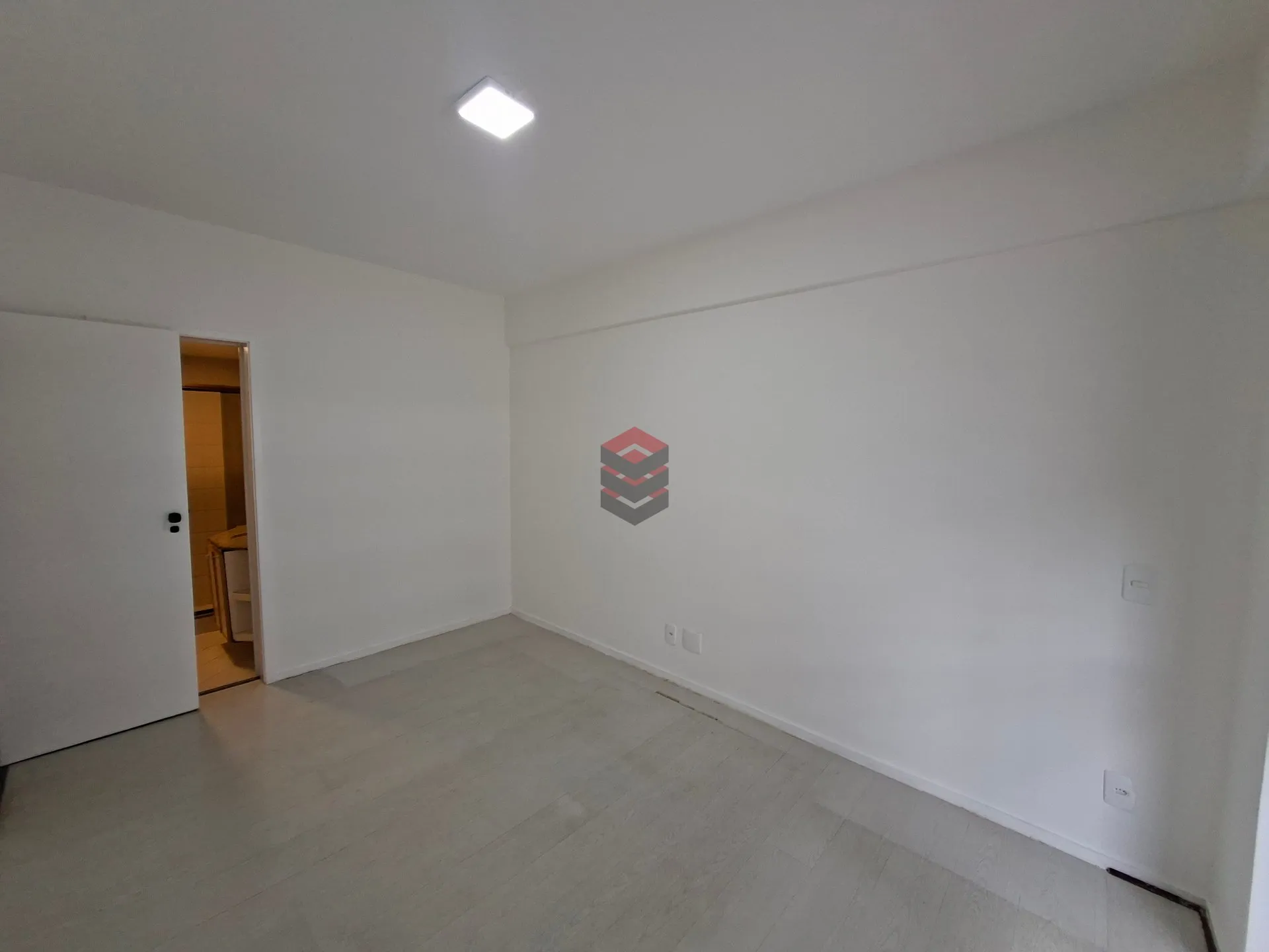 Apartment, 96 m², with a walk-in closet — photo 5