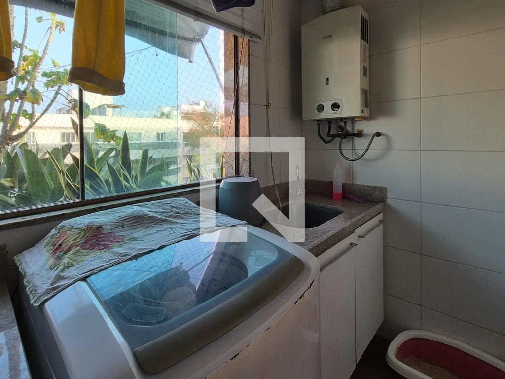Furnished apartment with 5 en-suite bedrooms and terrace — photo 11