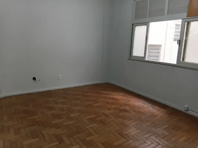 Monoambiente con piso de madera o laminado en Rio de Janeiro — photo 13