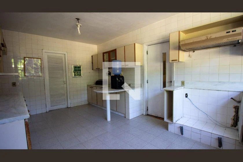 Unfurnished house with 3 bedrooms and 5 baths, 1500 m² — photo 46