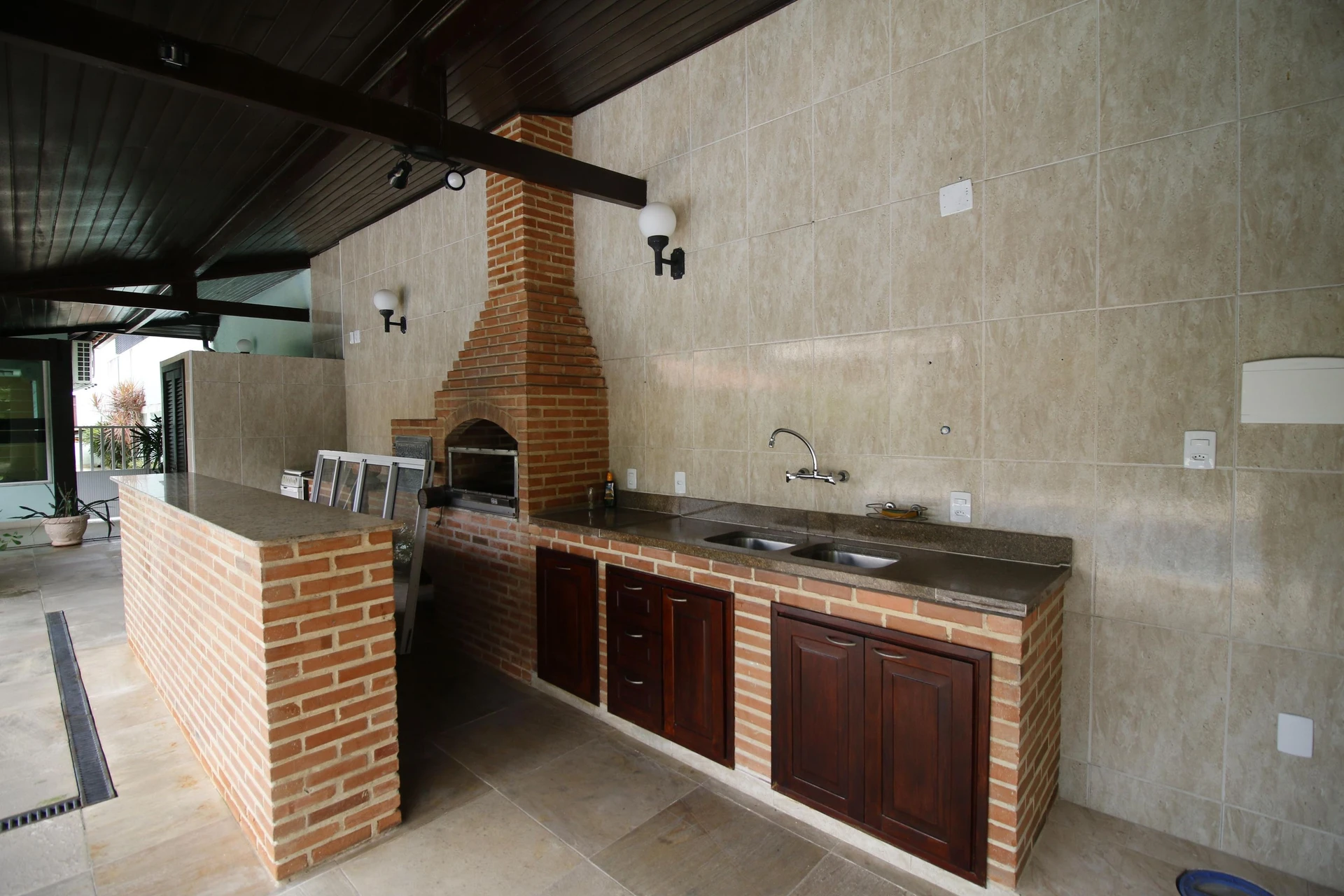3-bedroom house with a garden — photo 42