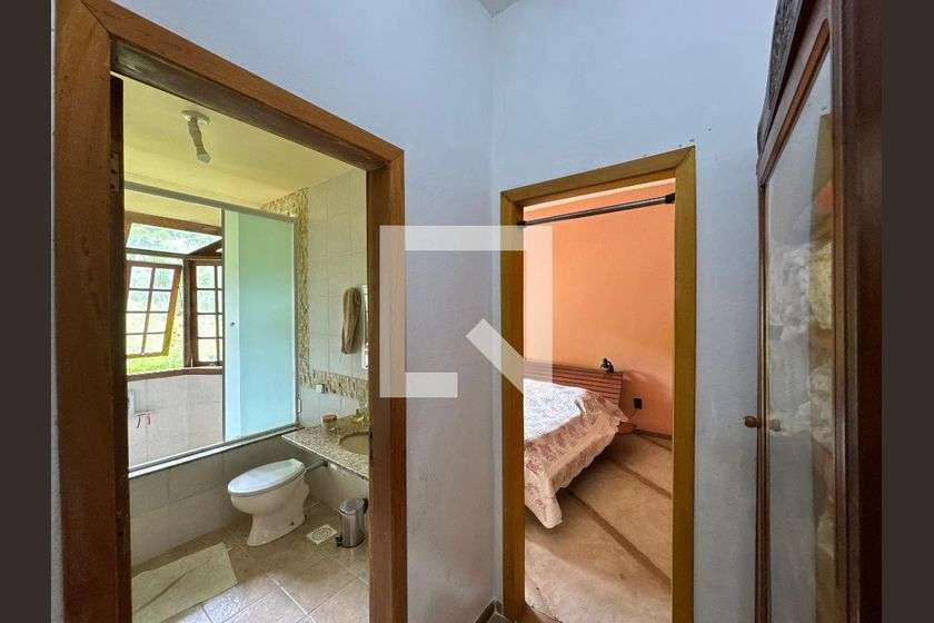 Будинок на 5 спалень з 4 ванними та приватним садом — photo 5