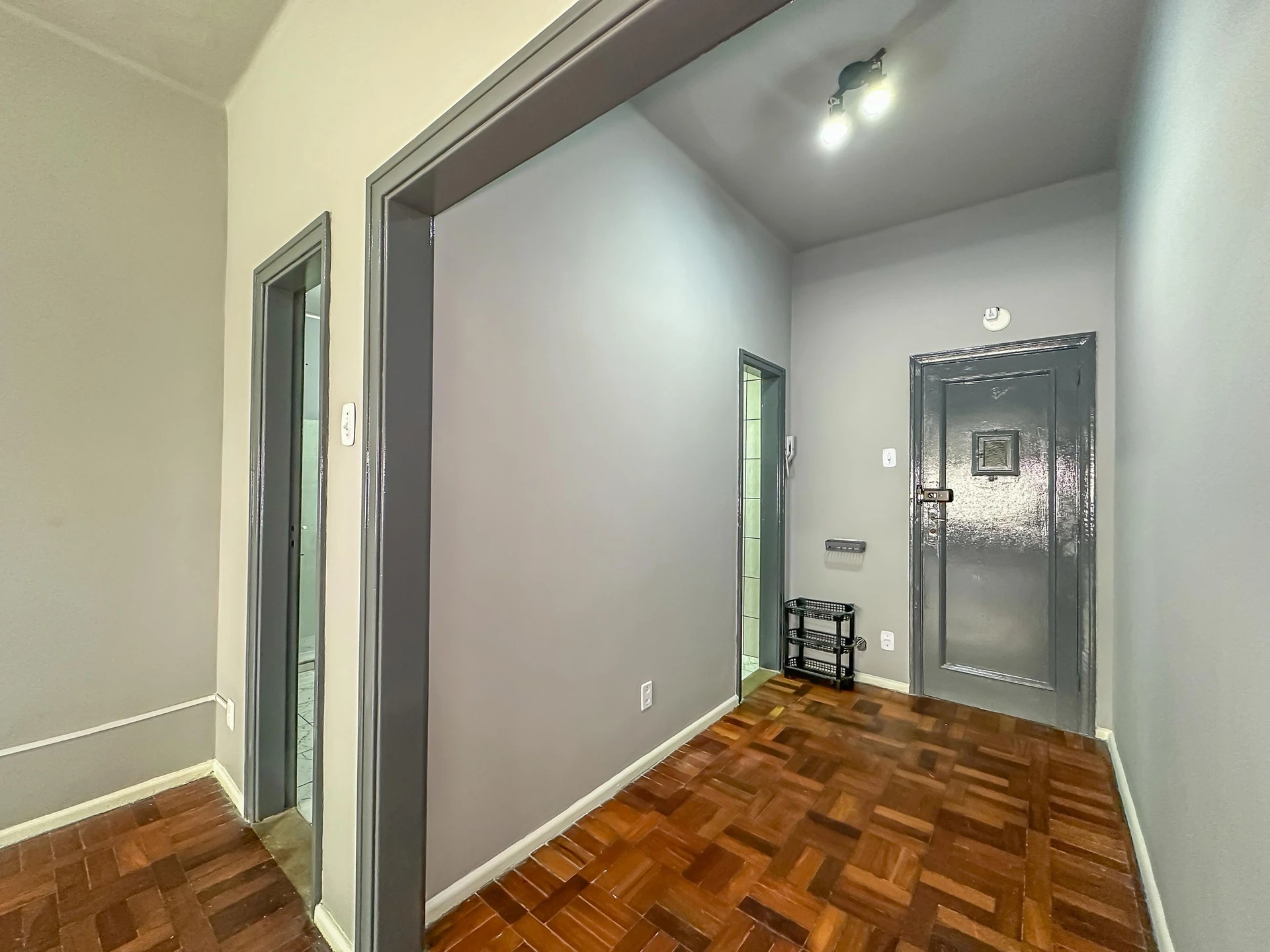 Studio, 34 m², com piso de madeira ou laminado — photo 24