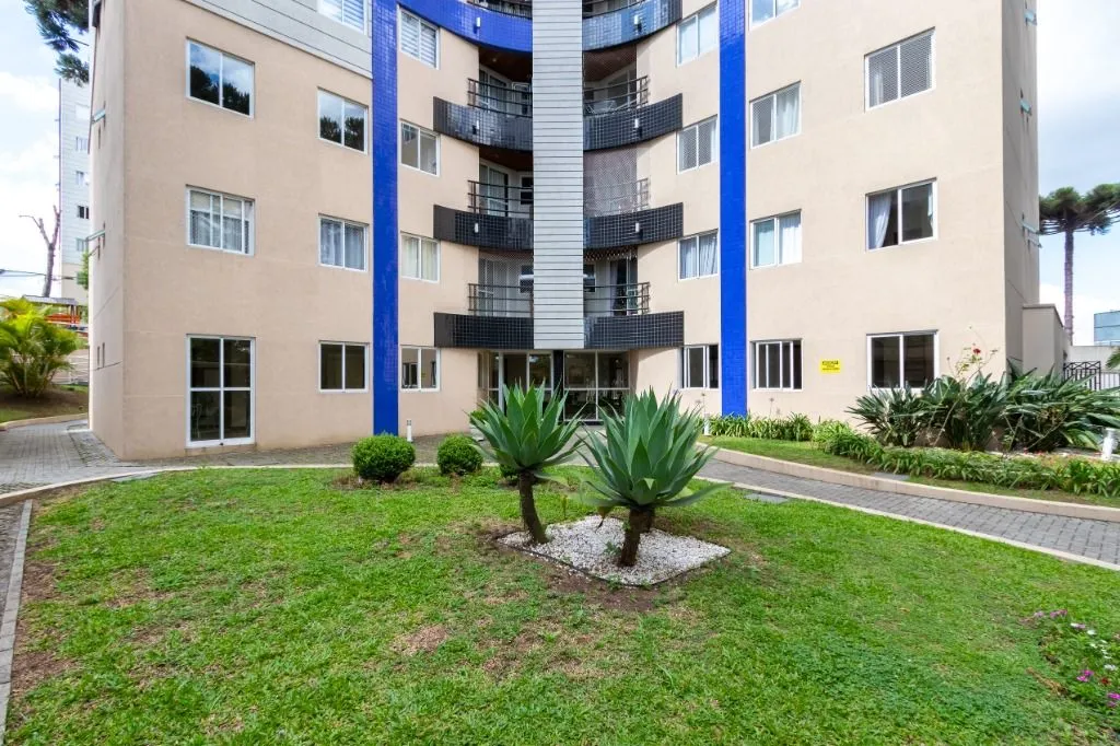Balcony with a grill in a 2-bedroom apartment, 59 m² — photo 39