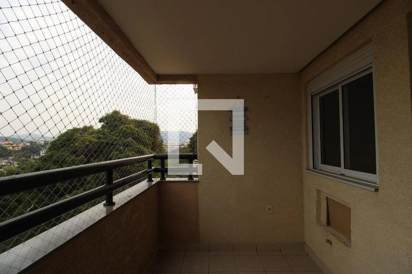 Balcony with a grill in a 3-bedroom apartment, 74 m² — photo 3