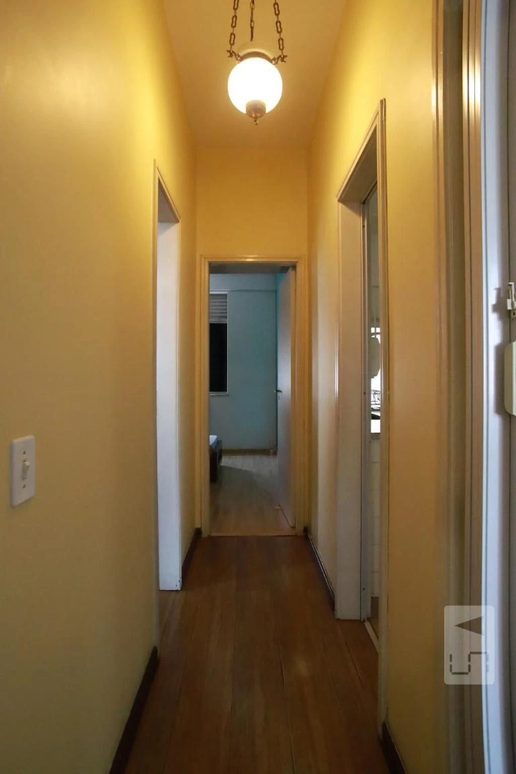 2-bedroom apartment with a mountain view — photo 23