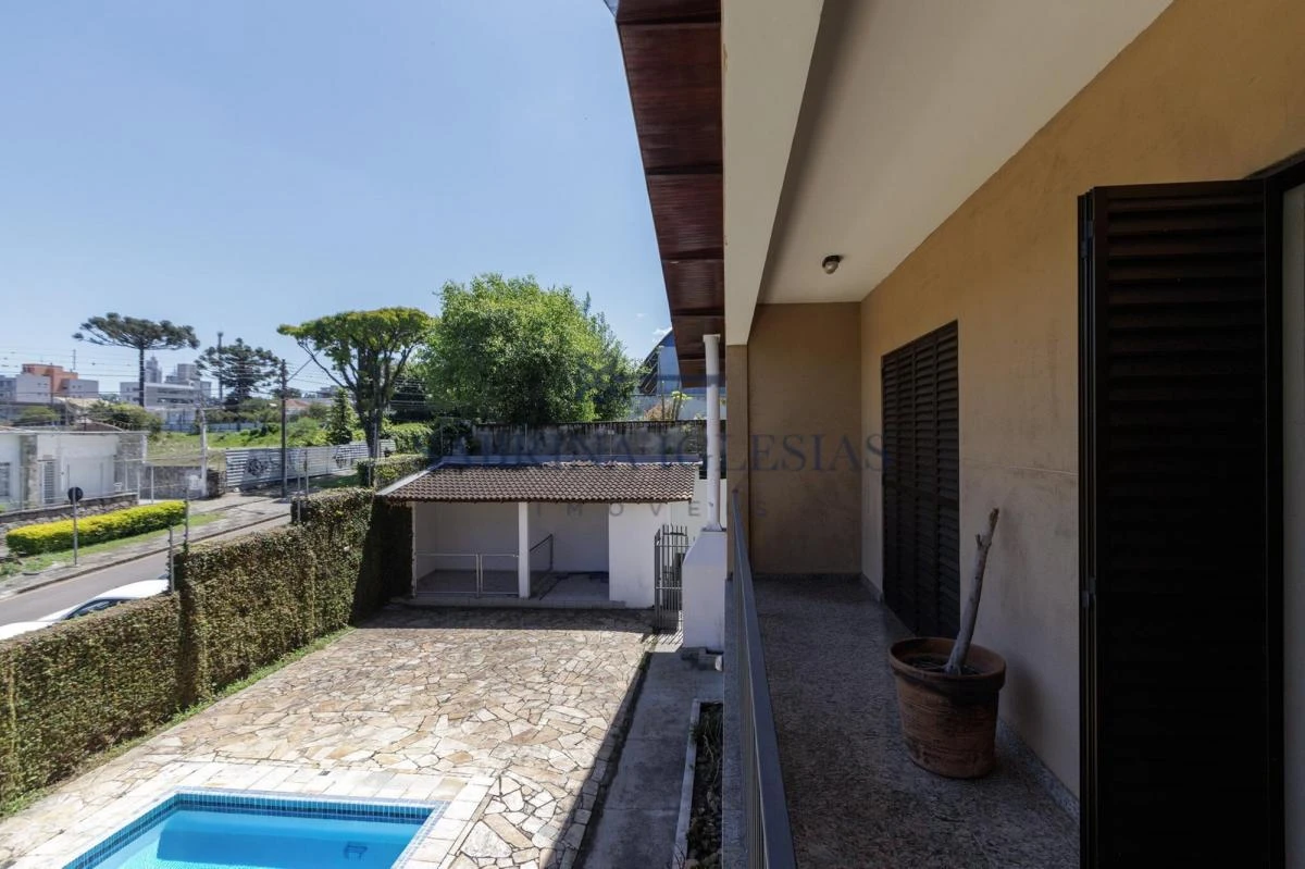 4-bedroom house with a grill on the balcony in Curitiba — photo 6