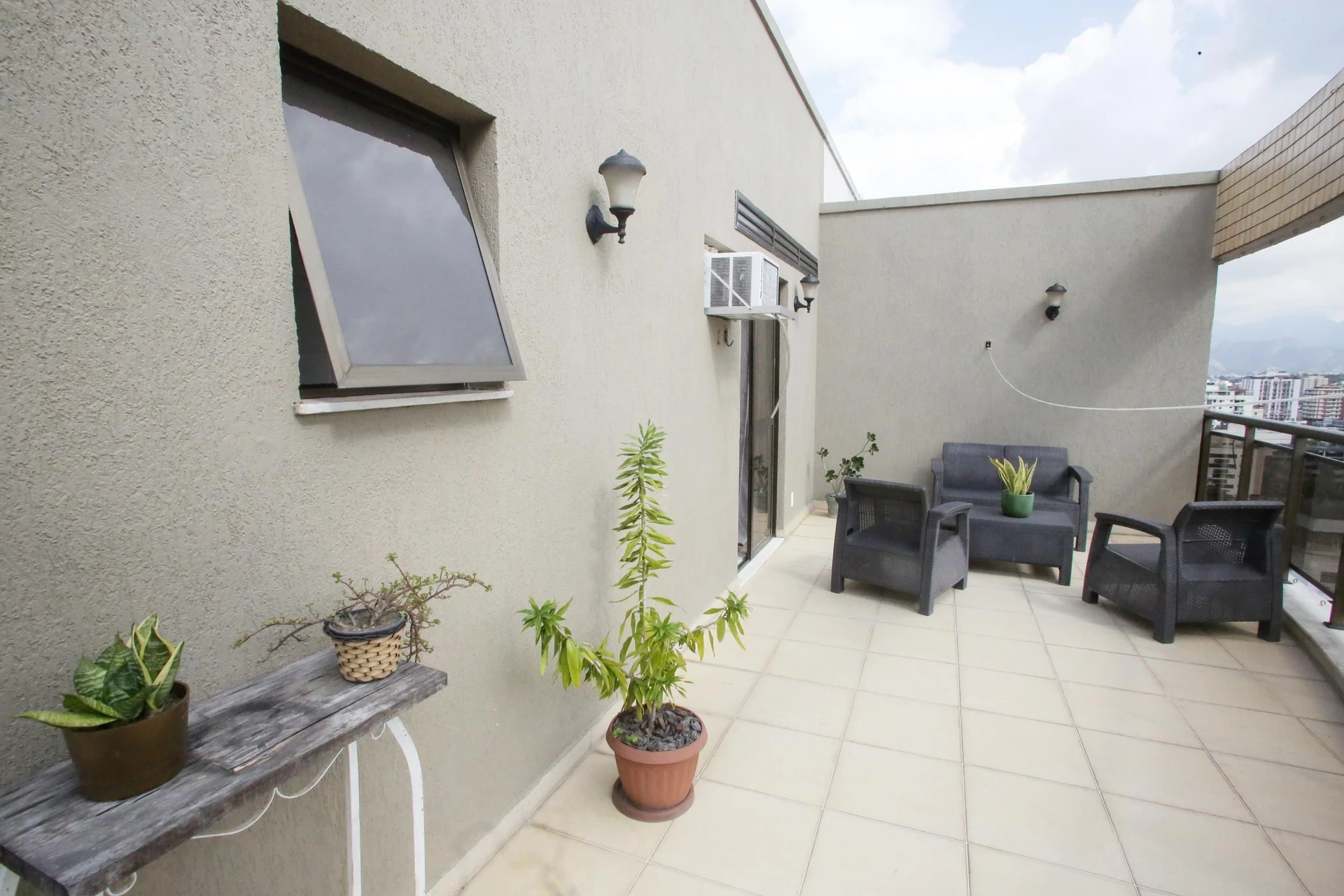 Apartamento mobiliado com 4 quartos e varanda — photo 43