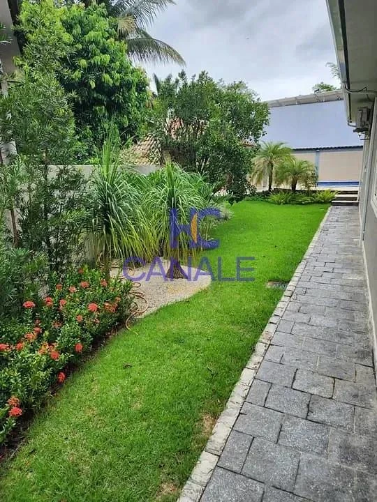 House with 5 bedrooms and mountain-view windows — photo 10