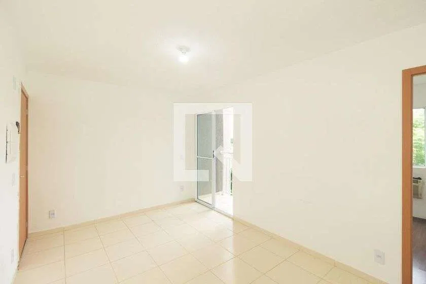 Furnished 2-bedroom apartment with open-plan kitchen — photo 17