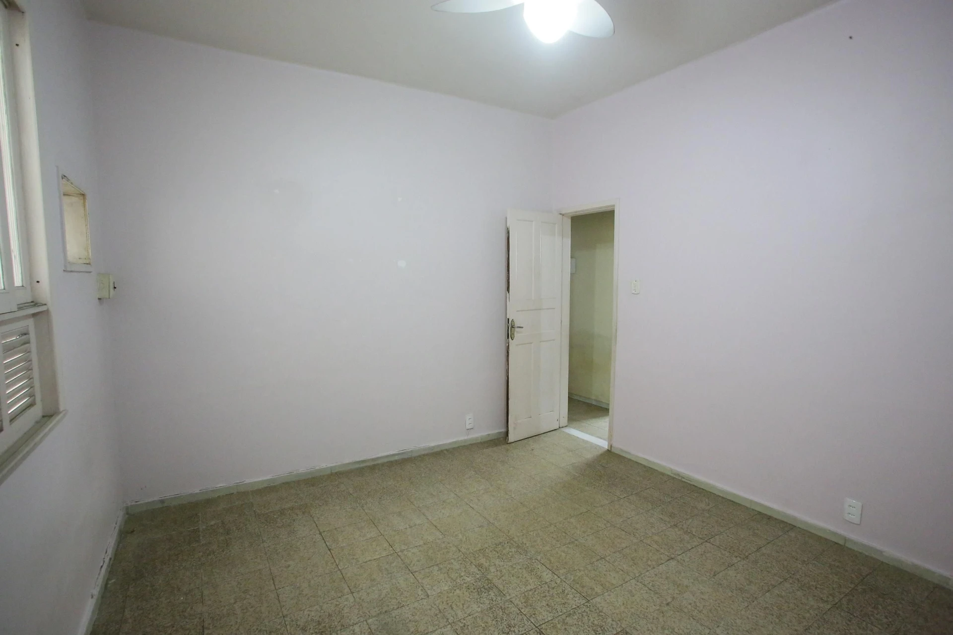 2-bedroom apartment with 2 bathrooms and no parking — photo 25