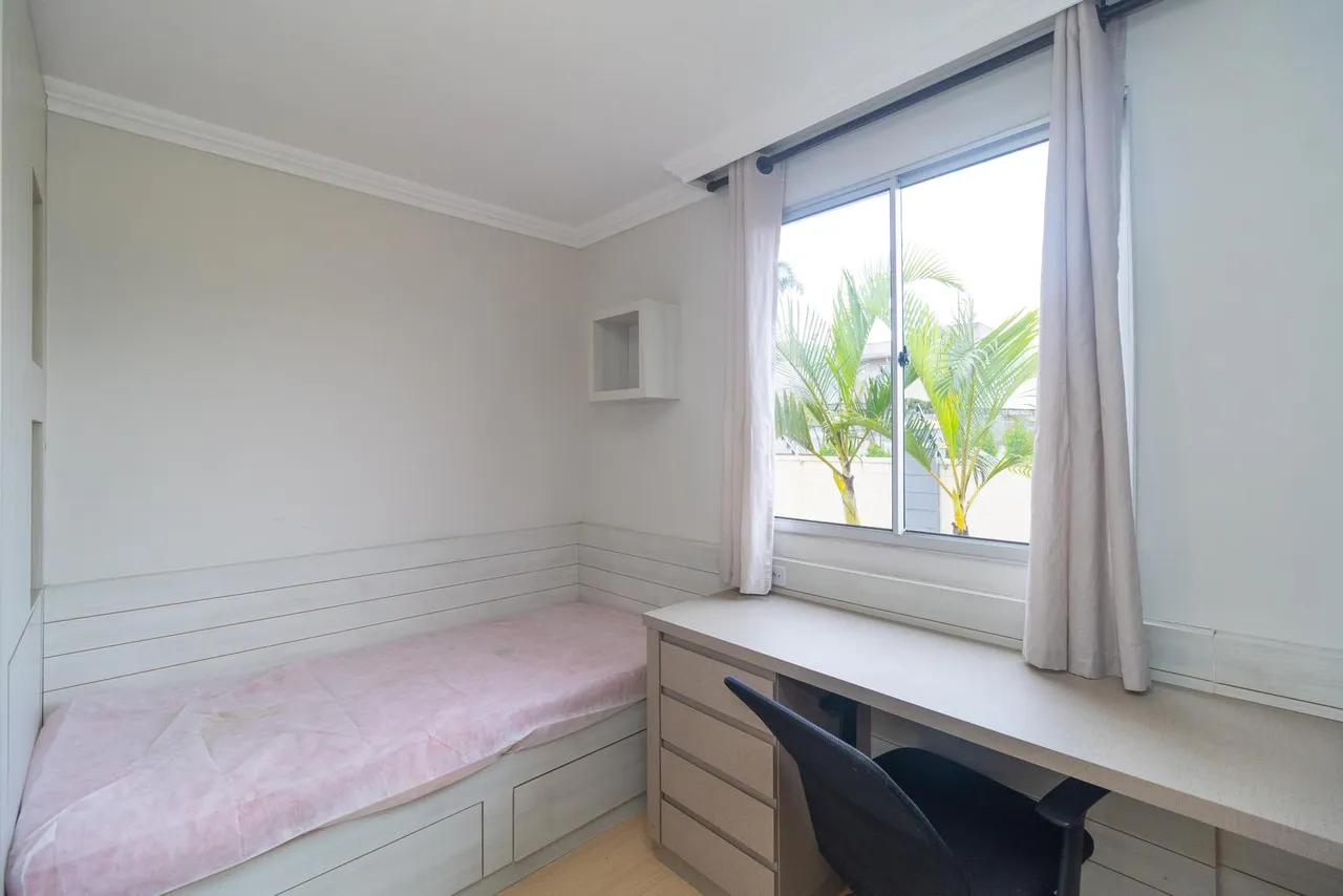 3-bedroom apartment with glassed-in balcony — photo 14