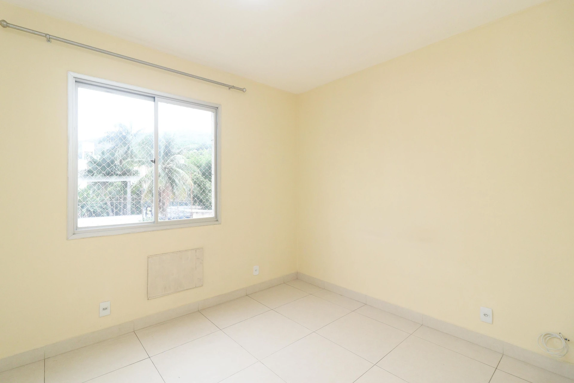 3-bedroom apartment with a mountain view — photo 3