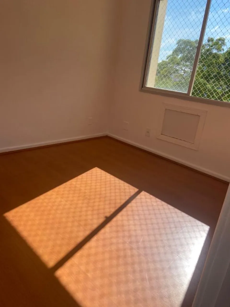 2-bedroom unfurnished apartment with separate kitchen — photo 3