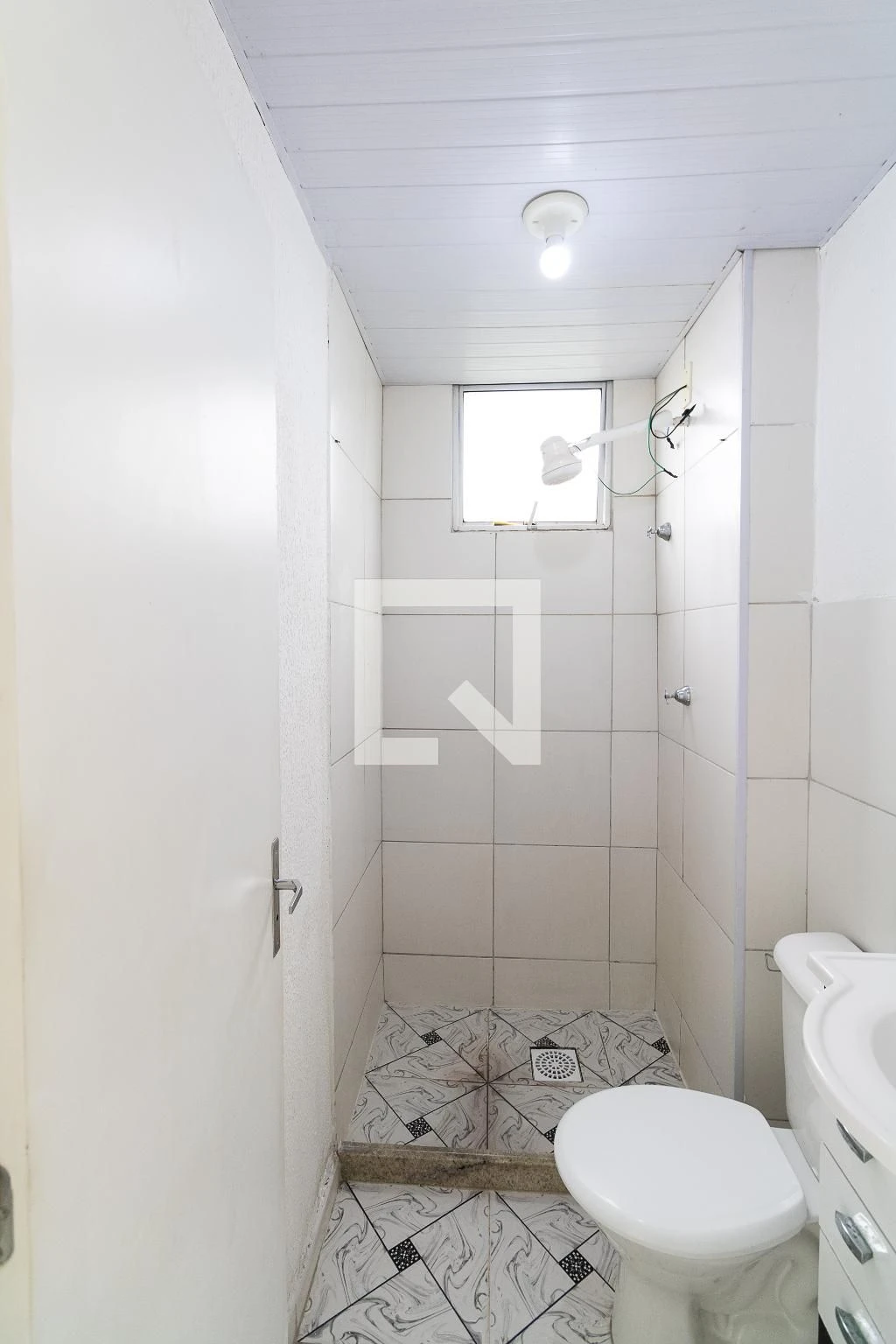Apartamento con piso de cerámica, 2 dormitorios y 1 plaza — photo 15