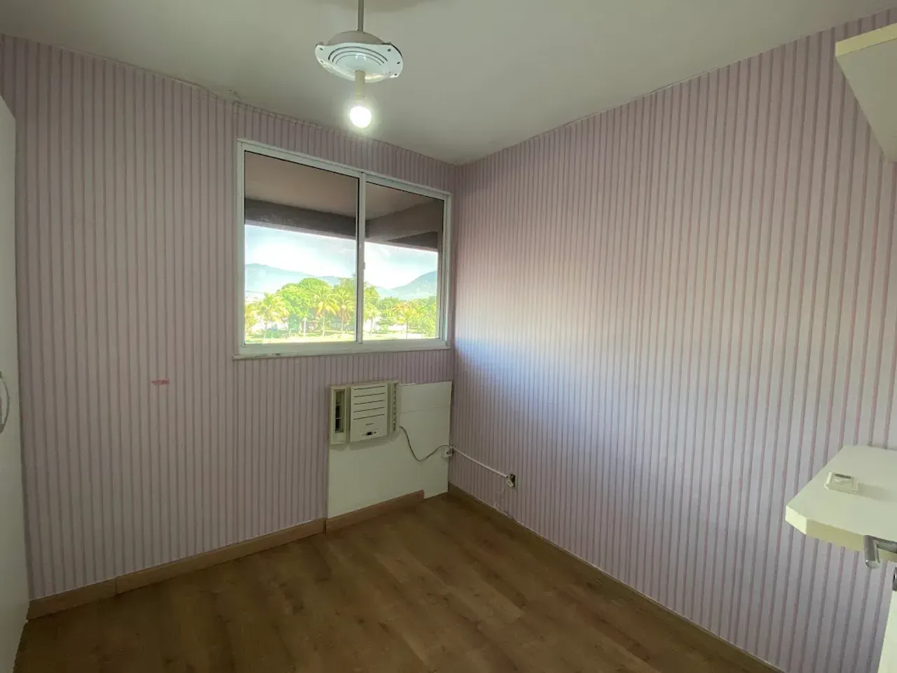 Apartment on the 1st floor with a glass-enclosed balcony — photo 13