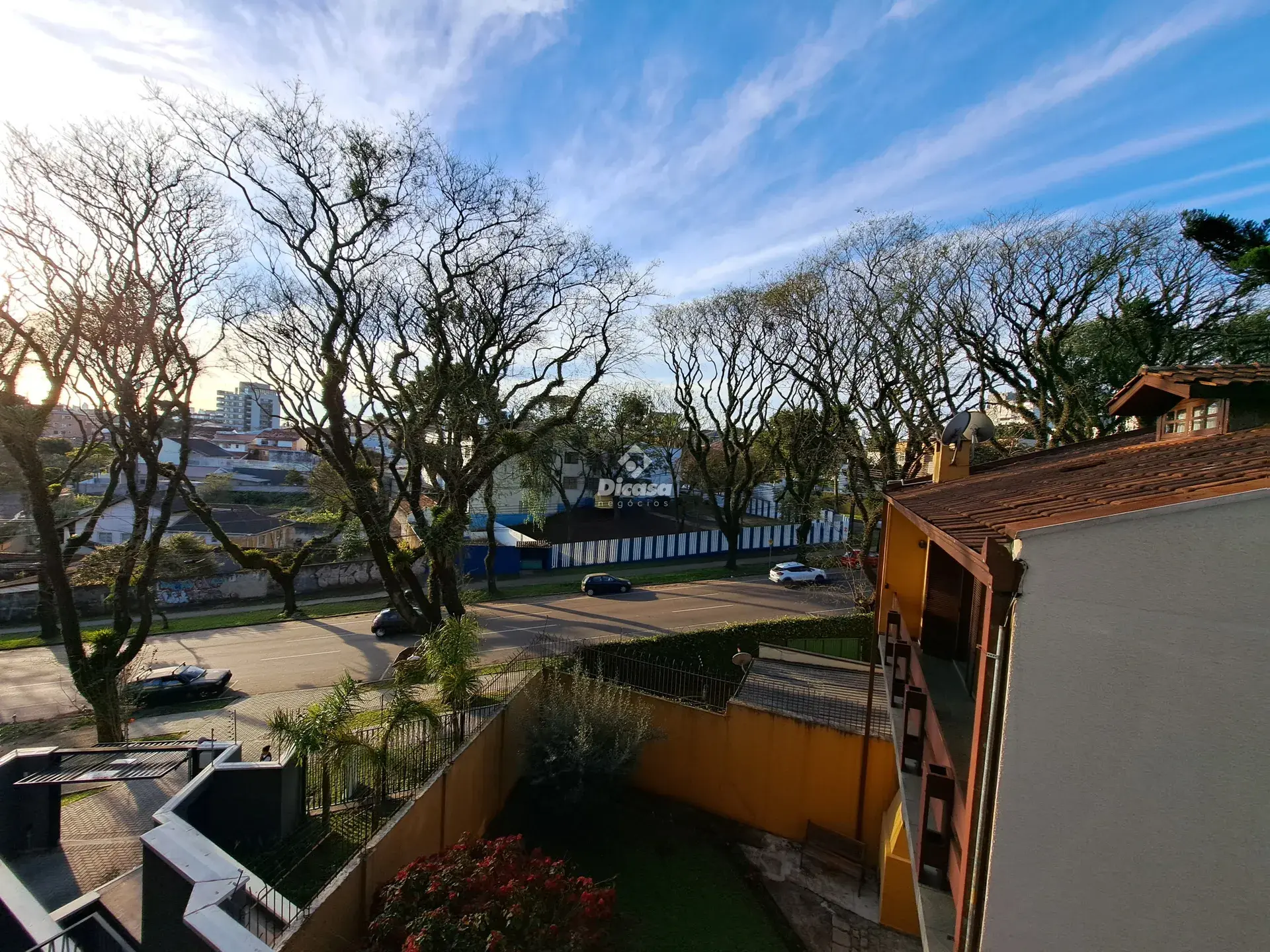 Glass-enclosed balcony in a 2-bedroom apartment, 68 m² — photo 25