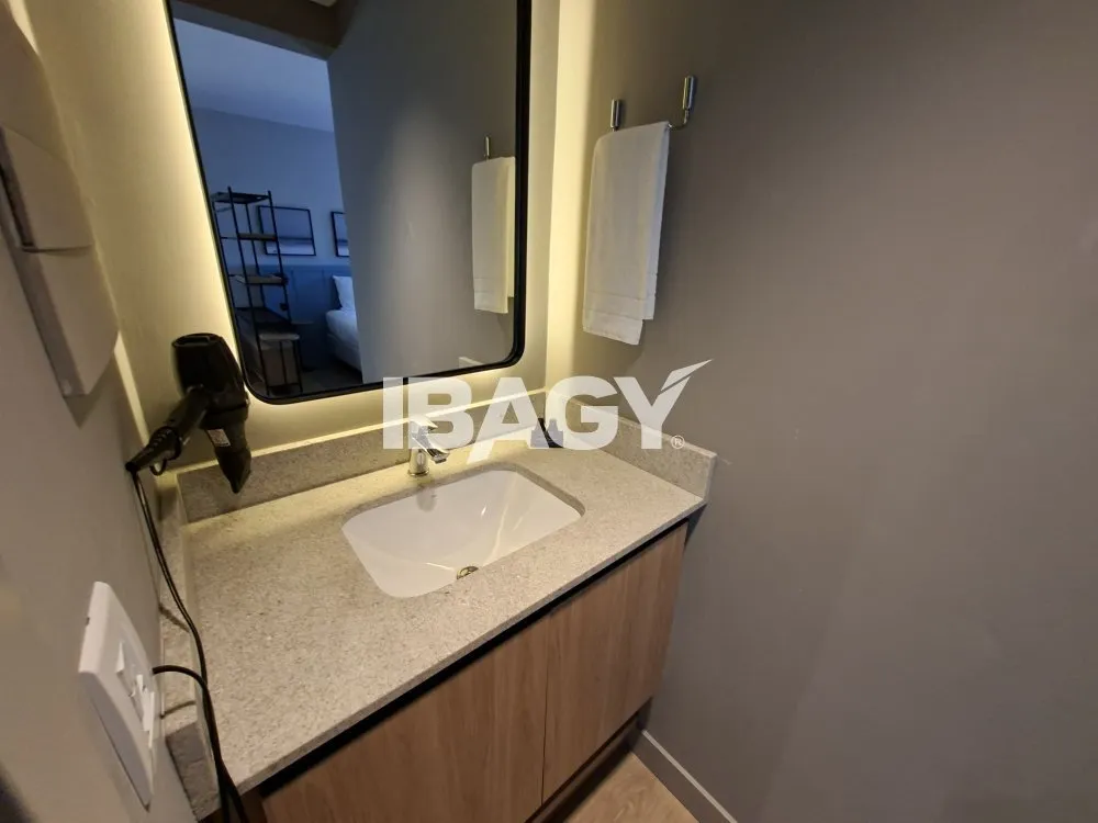 Studio with a glassed-in balcony and open-plan kitchen — photo 162