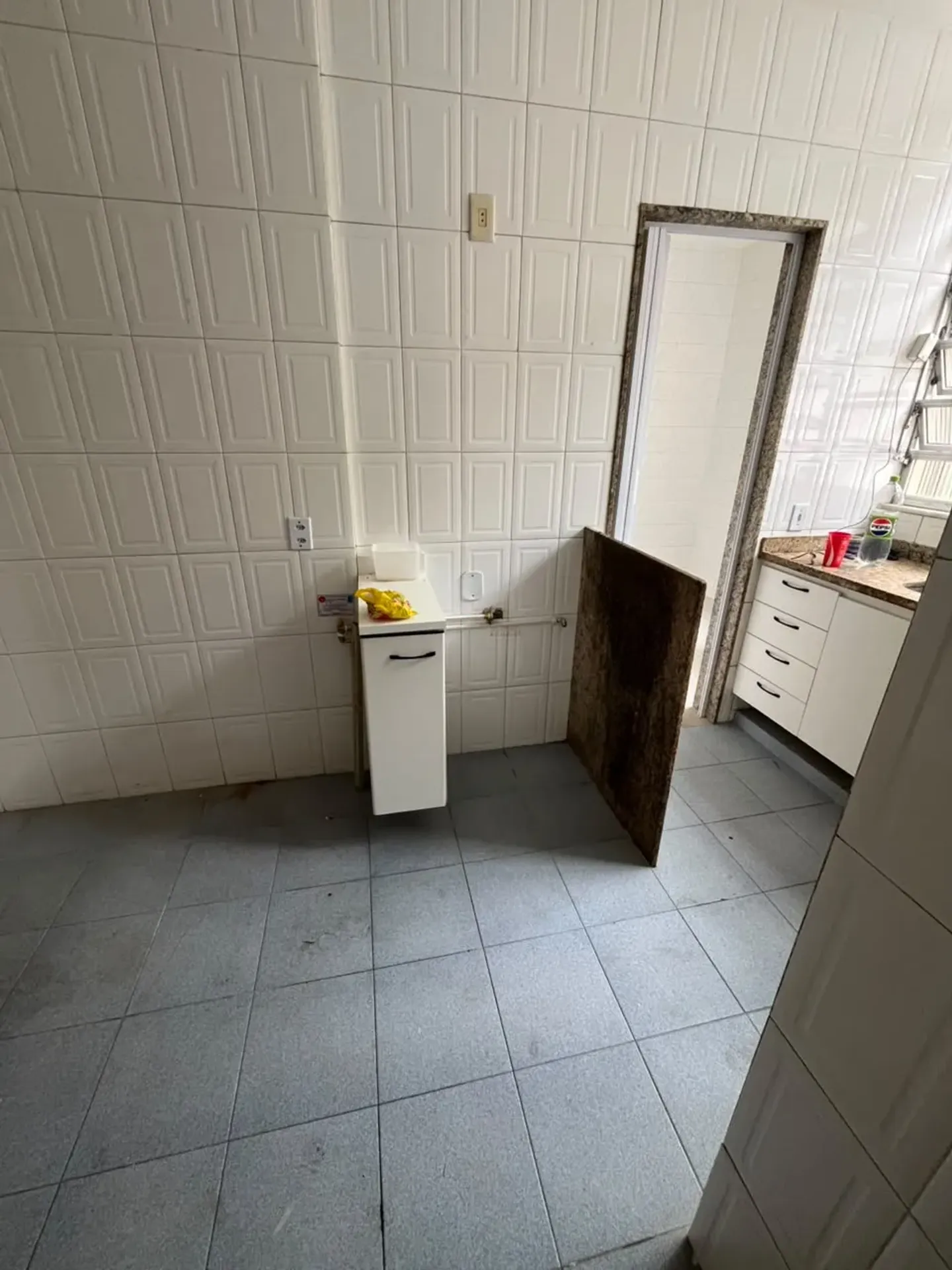 Apartment on the 1st floor with wood or laminate floors — photo 3
