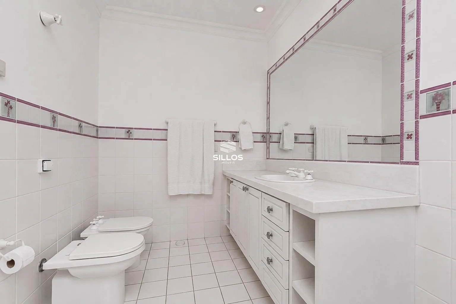 Rental house with 4 en-suite bedrooms and 7 baths — photo 33