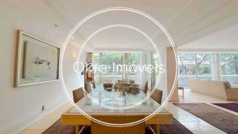300 m² apartment with 4 bedrooms and 4 bathrooms — photo 8
