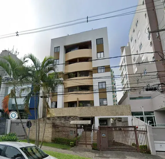 One-bedroom apartment in a building with a gym — photo 6