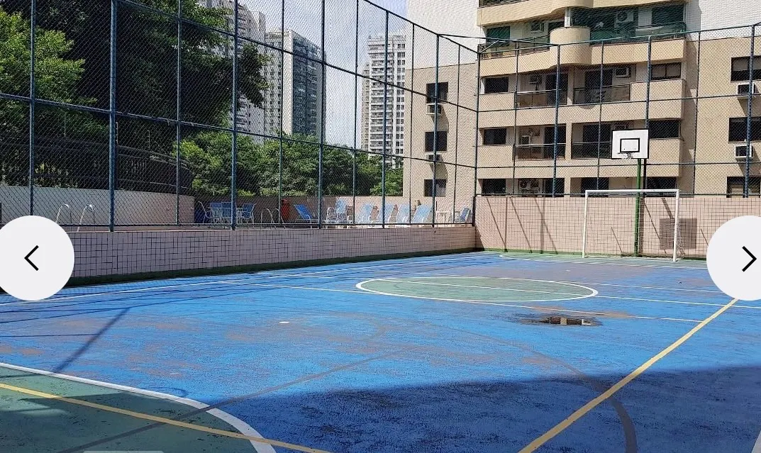 One-bedroom apartment in a building with a gym — photo 14