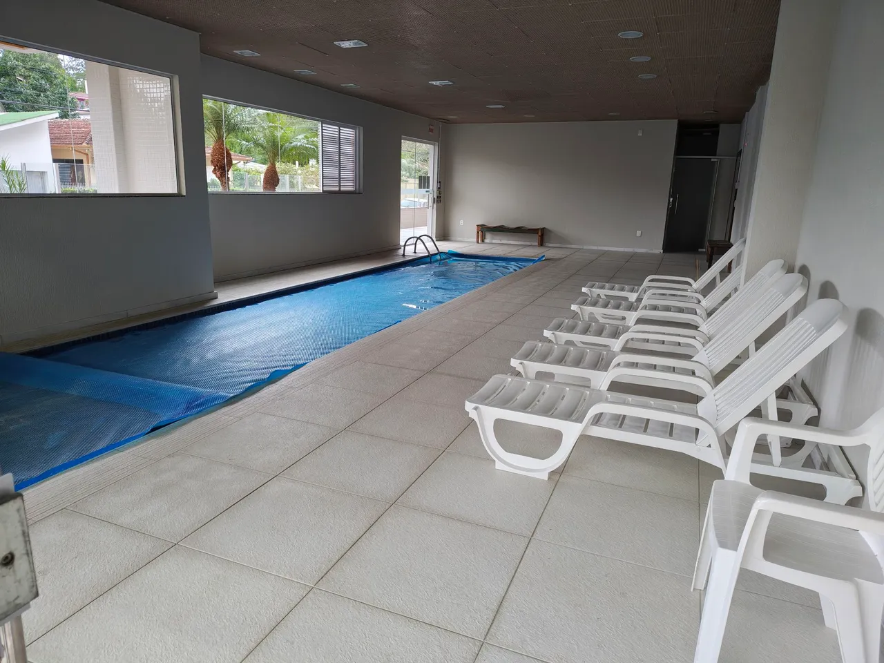 Glass-enclosed balcony in a 2-bedroom apartment, 83 m² — photo 12